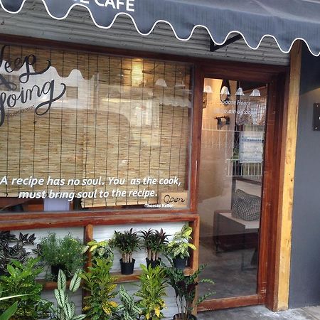 The Goose Cafe And Hostel Ubon Ubon Ratchathani Exteriör bild