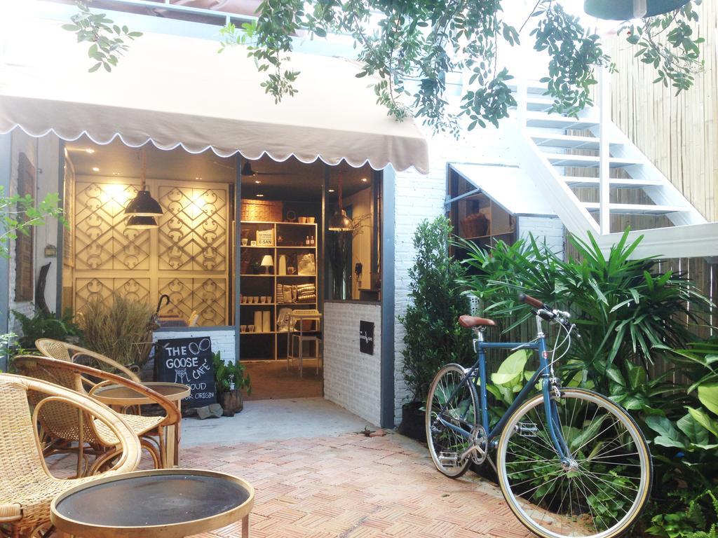 The Goose Cafe And Hostel Ubon Ubon Ratchathani Exteriör bild