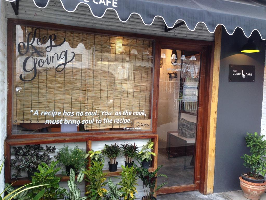 The Goose Cafe And Hostel Ubon Ubon Ratchathani Exteriör bild