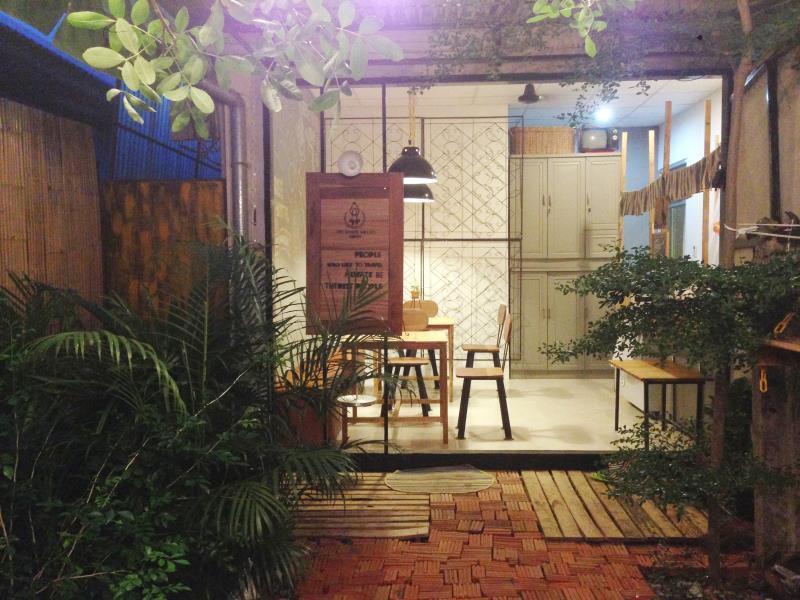 The Goose Cafe And Hostel Ubon Ubon Ratchathani Exteriör bild