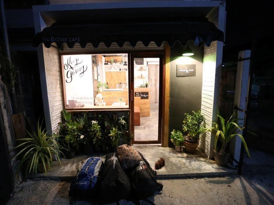 The Goose Cafe And Hostel Ubon Ubon Ratchathani Exteriör bild